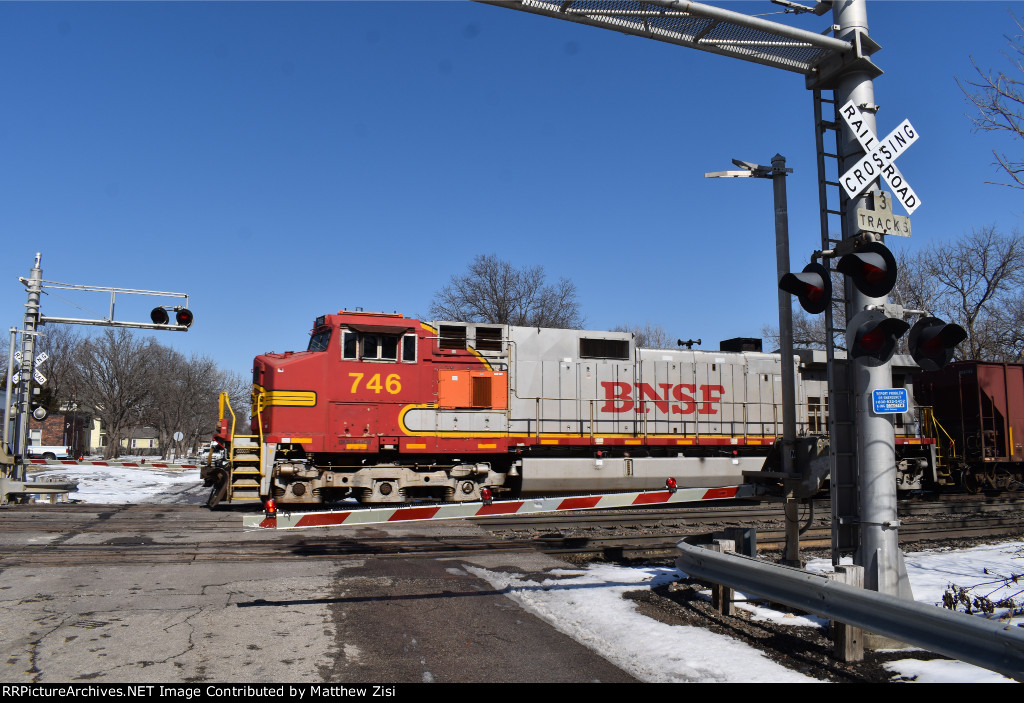 BNSF 746